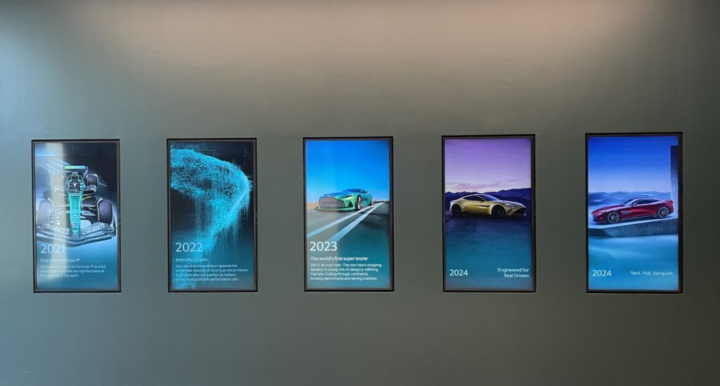 2-Monitor-sincronizzati-Fiera-Bologna - Rimini 2025